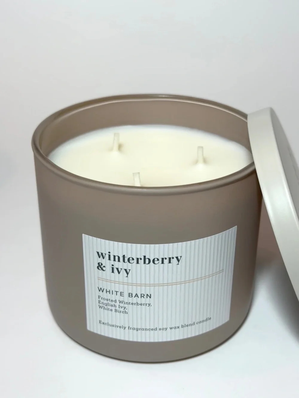 WINTERBERRY & IVY 3 Wick Candle